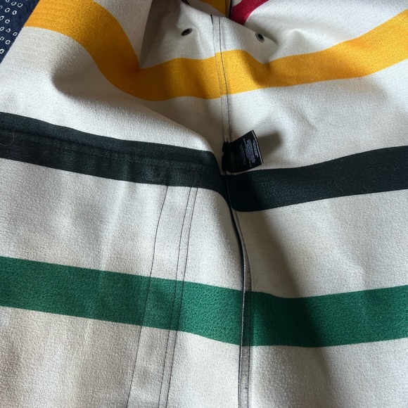 Pendleton Surrey Slicker Raincoat in Black, Size Large - Picture 6 of 12